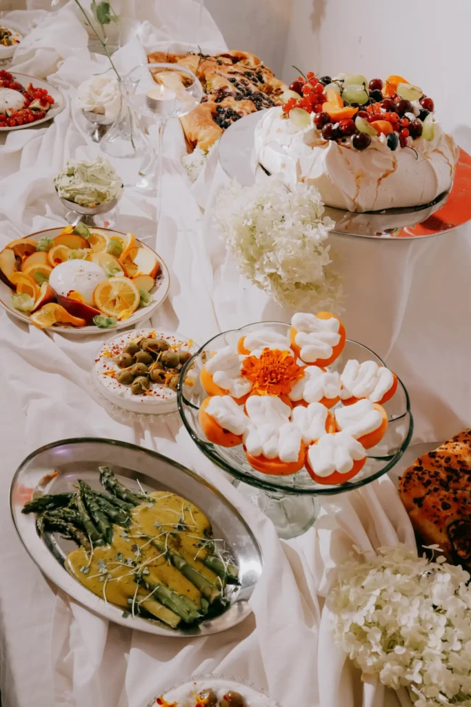 Potrawy wegetariańskie serwowane podczas eventu w restauracji śniadaniowej Przesada w Krakowie